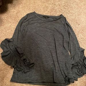 Banana Republic woman’s top twist sleeves